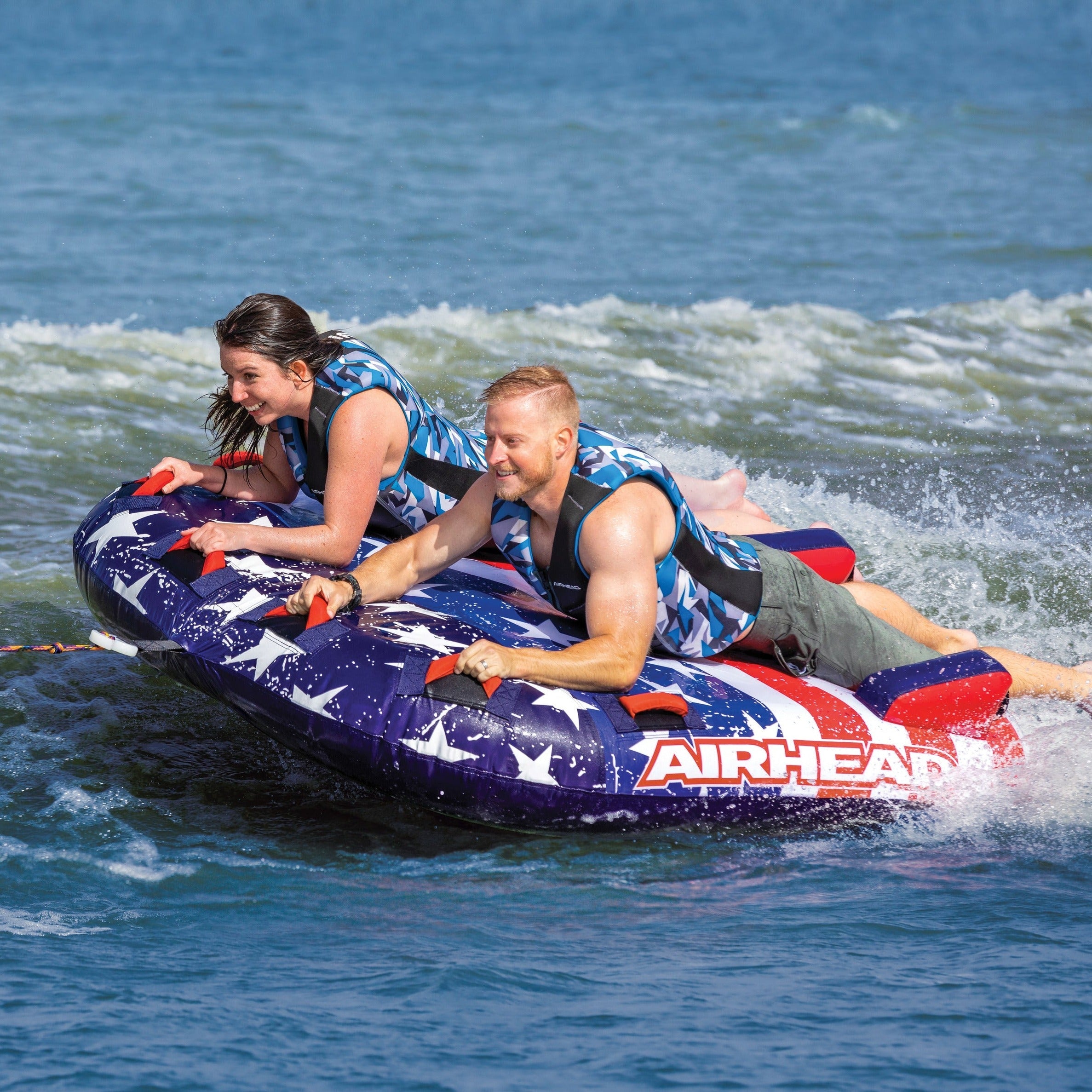 Stars & Stripes 2 | 1-2 Rider Towable Tube für Boote
