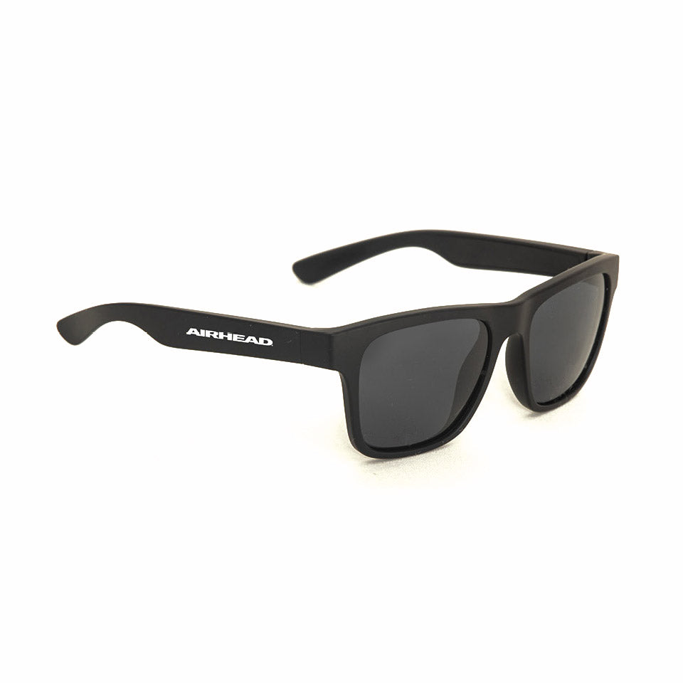Klassische schwimmende Sonnenbrillen